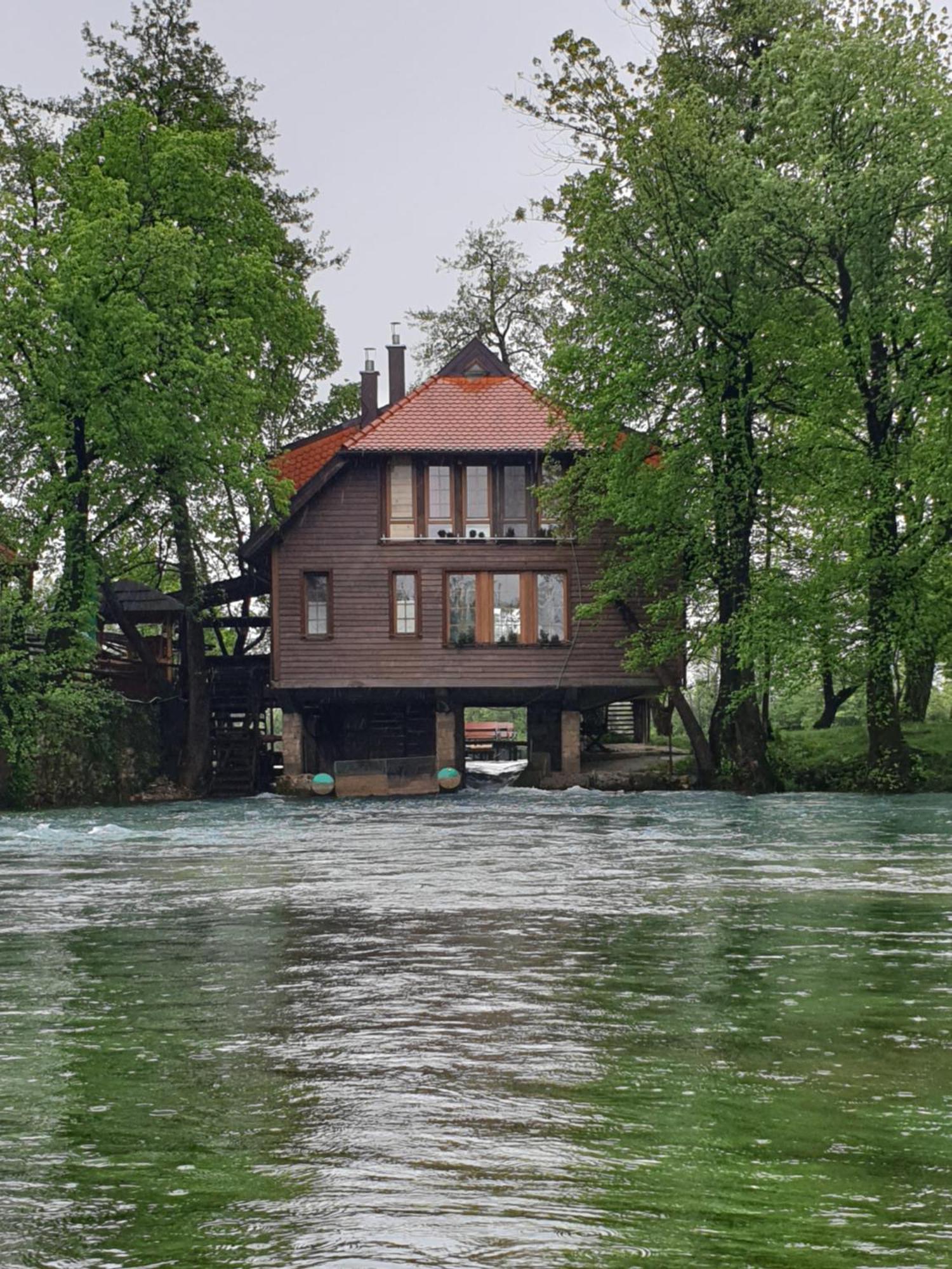 Apartments Mlin Bihać Екстериор снимка