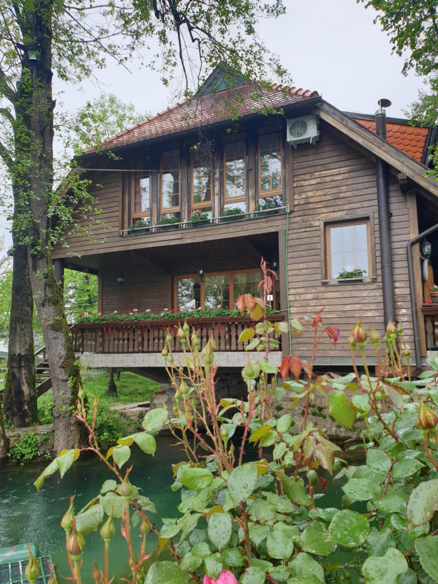 Apartments Mlin Bihać Екстериор снимка